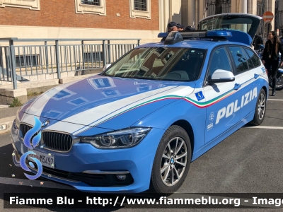 Bmw 318 Touring F31 III restyle
Polizia di Stato
Polizia Stradale in servizio sulla A24 "Strada dei Parchi"
Allestimento Focaccia
Decorazione Grafica Artlantis
POLIZIA M3492

Parole chiave: Bmw 318_Touring_F31_IIIrestyle POLIZIAM3492