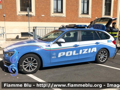 Bmw 318 Touring F31 III restyle
Polizia di Stato
Polizia Stradale in servizio sulla A24 "Strada dei Parchi"
Allestimento Focaccia
Decorazione Grafica Artlantis
POLIZIA M3492
Parole chiave: Bmw 318_Touring_F31_IIIrestyle POLIZIAM3492