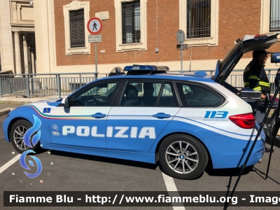 Bmw 318 Touring F31 III restyle
Polizia di Stato
Polizia Stradale in servizio sulla A24 "Strada dei Parchi"
Allestimento Focaccia
Decorazione Grafica Artlantis
POLIZIA M3492
Parole chiave: Bmw 318_Touring_F31_IIIrestyle POLIZIAM3492