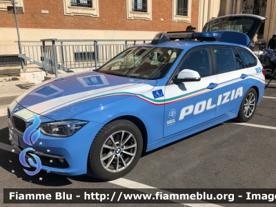 Bmw 318 Touring F31 III restyle
Polizia di Stato
Polizia Stradale in servizio sulla A24 "Strada dei Parchi"
Allestimento Focaccia
Decorazione Grafica Artlantis
POLIZIA M3492
Parole chiave: Bmw 318_Touring_F31_IIIrestyle POLIZIAM3492