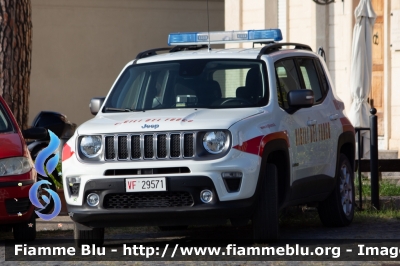 Jeep Renegade
Vigili del Fuoco
Comando Provinciale di Roma
Nucleo Sommozzatori
VF 29571

Parole chiave: Jeep Renegade VF29571