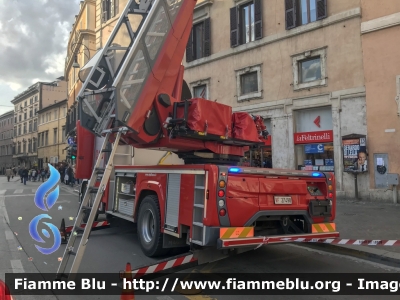 Iveco EuroCargo 180E32 III serie
Vigili del Fuoco
Comando Provinciale di Roma
Via Genova-Centrale
AutoScala M39L da 39 metri 
allestimento Magirus
VF 27498
Parole chiave: Iveco EuroCargo_180E32_IIIserie