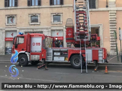 Iveco EuroCargo 180E32 III serie
Vigili del Fuoco
Comando Provinciale di Roma
Via Genova-Centrale
AutoScala M39L da 39 metri 
allestimento Magirus
VF 27498
Parole chiave: Iveco EuroCargo_180E32_IIIserie VF27498