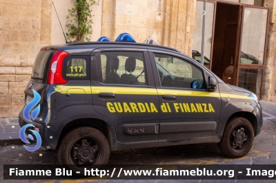 Fiat Nuova Panda 4x4 II serie
Guardia di Finanza
GdiF 999 BN
Parole chiave: Fiat / / / Nuova_Panda_4x4_IIserie / GdiF999BN