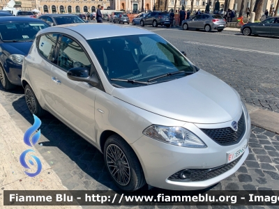 Lancia Ypsilon Hybrid III serie restyle
Esercito Italiano
EI EB 631
Parole chiave: Lancia / Ypsilon_Hybrid_IIIserie_restyle EIEB631