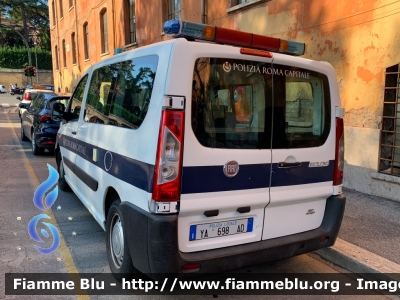 Fiat Scudo IV serie
Polizia Roma Capitale
POLIZIA LOCALE YA 689 AD
Parole chiave: Fiat / Scudo_IVserie / POLIZIALOCALEYA689AD