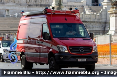 Mercedes Benz Sprinter 4x4 III serie restyle
Vigili del Fuoco
Comando Provinciale di Roma
Nucleo Soccorso Subacqueo Acquatico
Nucleo Sommozzatori
Allestimento Tekne
VF 29596
Parole chiave: Mercedes-Benz / Sprinter_4x4_IIIserie_restyle / VF29596