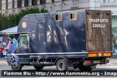 Iveco Daily II serie
Carabinieri
4° Reggimento a Cavallo
Trasporto Cavalli
Allestimento Valli
CC AX 907
Parole chiave: Iveco / / / Daily_IIserie / / / CCAX907