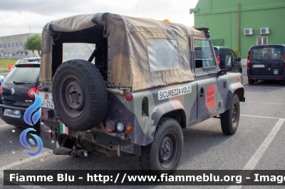 Land Rover Defender 90
Aeronautica Militare Italiana
Sicurezza Volo
Comando Aeroporto di Pratica di Mare
AM AI 214
Parole chiave: Land-Rover Defender_90 AMAI214