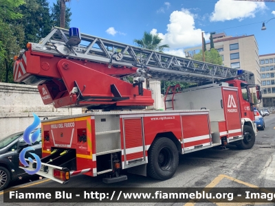 Iveco EuroFire 150E27 I serie
Vigili del Fuoco
Comando Provinciale Roma
Via Genova-Centrale
AutoScala da 30 metri allestita Iveco-Magirus
VF 29528
Parole chiave: Iveco EuroFire_150E27_Iserie VF29528