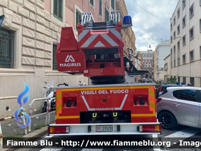 Iveco EuroFire 150E27 I serie
Vigili del Fuoco
Comando Provinciale Roma
Via Genova-Centrale
AutoScala da 30 metri allestita Iveco-Magirus
VF 29528
Parole chiave: Iveco EuroFire_150E27_Iserie VF29528