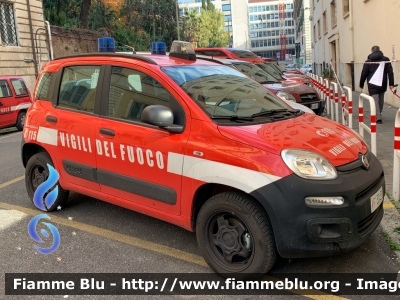 Fiat Nuova Panda 4x4 II serie
Vigili del Fuoco
Comando Provinciale di Roma
VF 30431
Parole chiave: Fiat / Nuova_Panda_4x4_IIserie / VF30341