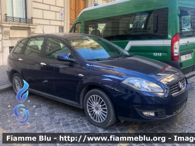 Fiat Nuova Croma II serie
Carabinieri
Comando Carabinieri Unità per la tutela Forestale, Ambientale e Agroalimentare
Parole chiave: Fiat Nuova_Croma_IIserie