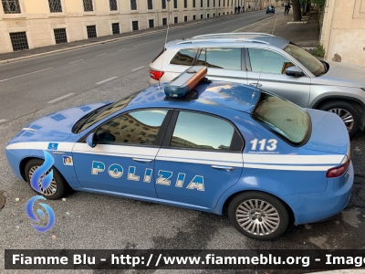 Alfa Romeo 159
Polizia di Stato
Polizia Stradale
POLIZIA F7313
Parole chiave: Alfa-Romeo 159 POLIZIAF7313