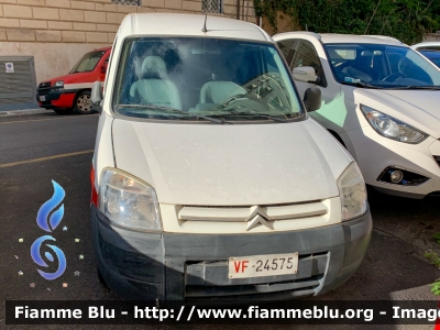 Citroen Berlingo I serie
Vigili del Fuoco
Comando Provinciale di Roma
sezione logistica
VF 24575
Parole chiave: Citroen Berlingo_Iserie VF24575