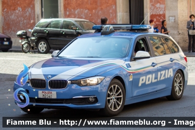 Bmw 318 Touring F31 II restyle
Polizia di Stato
Polizia Stradale
Allestimento Marazzi
Decorazione Grafica Artlantis
Con stemma celebrativo "70 Anni Polizia Stradale"
POLIZIA M2541
Parole chiave: Bmw / 320_Touring_F31_II_restyle / poliziam2541