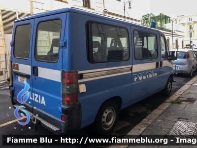 Fiat Ducato II serie
Polizia di Stato
I Reparto Mobile di Roma
POLIZIA D5599
Parole chiave: Fiat Ducato_IIserie POLIZIAD5599