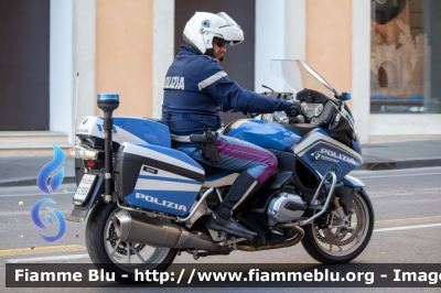 BMW R1200RT II serie
Polizia di Stato
Polizia Stradale
POLIZIA G2906
Parole chiave: BMW / R1200RT_IIserie / POLIZIAG2906