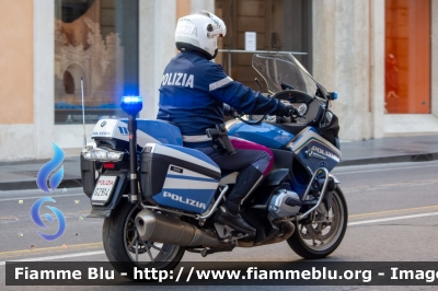 BMW R1200RT II serie
Polizia di Stato
Polizia Stradale
POLIZIA G2914
Parole chiave: BMW / R1200RT_IIserie / POLIZIAG2914