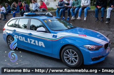 Bmw 318 Touring F31 restyle
Polizia di Stato
Polizia Stradale
Allestimento Marazzi
Decorazione grafica Artlantis
POLIZIA M0306
1000 miglia 2019
Parole chiave: Bmw 318_Touring_F31_restyle POLIZIAM0306 1000_miglia_2019