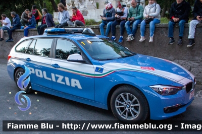 Bmw 318 Touring F31 restyle
Polizia di Stato
Polizia Stradale
Allestimento Marazzi
Decorazione grafica Artlantis
POLIZIA M0306
1000 miglia 2019
Parole chiave: Bmw 318_Touring_F31_restyle POLIZIAM0306 1000_miglia_2019