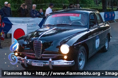 Alfa Romeo 1900
Guardia di Finanza
Anno 1954
GdiF 4938
Mille Miglia 2019
Parole chiave: Alfa-Romeo 1900 GdiF4938 Mille_Miglia_2019