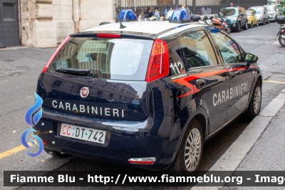 Fiat Punto VI serie
Carabinieri
Comando Carabinieri Banca d'Italia
CC DT 742
Parole chiave: Fiat Punto_VIserie CCDT742