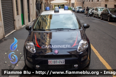 Fiat Punto VI serie
Carabinieri
Comando Carabinieri Banca d'Italia
CC DT 742
Parole chiave: Fiat Punto_VIserie CCDT742