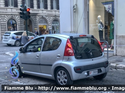 Peugeot 107 I serie
Vigili del Fuoco
Comando Provinciale di Roma
VF 28006

Parole chiave: Peugeot 107_Iserie VF28006