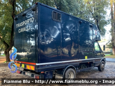 Iveco Daily II serie 
Carabinieri
4° Reggimento a Cavallo
Trasporto Cavalli 
Allestimento Valli 
CC AX 907
Parole chiave: Iveco / Daily_IIserie / CCAX907