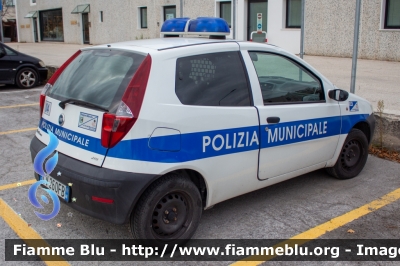 Fiat Punto Van III serie
Polizia Municipale
Unione dei Comuni Terre della Marca Senone
Codice Automezzo: 04
Parole chiave: Fiat / Punto_Van_IIIserie