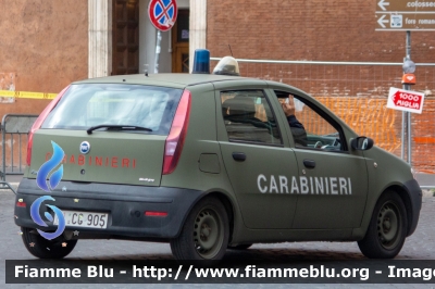 Fiat Punto III serie
Carabinieri
Polizia Militare presso l'Esercito Italiano
EI CG 905
Parole chiave: Fiat / / / / / / / Punto_IIIserie / / / / / / / EICG905