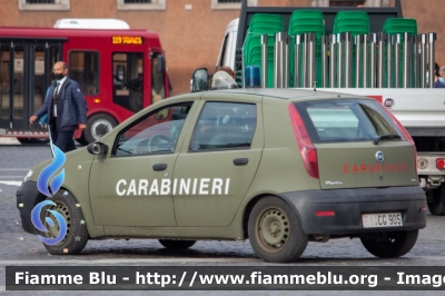 Fiat Punto III serie 
Carabinieri 
Polizia Militare presso l'Esercito Italiano 
EI CG 905
Parole chiave: Fiat / / / Punto_IIIserie / / / EICG905