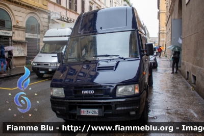 Iveco Daily II serie
Carabinieri
Fanfara dei Carabinieri
trasporto attrezzature
CC AN 285
Parole chiave: Iveco / Daily_IIserie / CCAN284