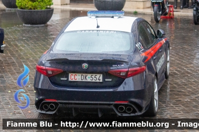 Alfa Romeo Nuova Giulia Quadrifoglio
Carabinieri
Nucleo Operativo Radiomobile Roma
CC DK 554
Parole chiave: Alfa-Romeo / Nuova_Giulia_Quadrifoglio / CCDK554