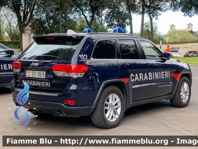 Jeep Grand Cherokee
Carabinieri
Aliquote di Primo Intervento
Allestimento Repetti
Decorazione Grafica Artlantis
CC EC 069
Parole chiave: Jeep / Grand_Cherokee / CCEC069