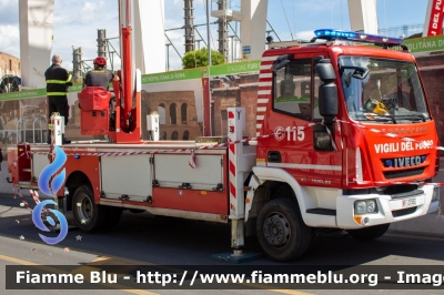 Iveco EuroCargo 110EL22 III serie
Vigili del Fuoco
Comando Provinciale di Roma
Piattaforme aeree ribassate
da 30 metri di sviluppo massimo
Allestimento Multitel-Pagliero
VF 27552
Parole chiave: Iveco EuroCargo_110EL22_IIIserie VF27552