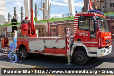 Iveco EuroCargo 110EL22 III serie
Vigili del Fuoco
Comando Provinciale di Roma
Piattaforme aeree ribassate
da 30 metri di sviluppo massimo
Allestimento Multitel-Pagliero
VF 27552
Parole chiave: Iveco EuroCargo_110EL22_IIIserie VF27552