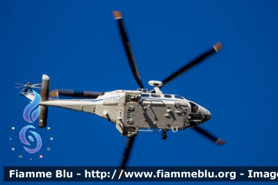 Agusta Westland AW139
Polizia di Stato
Servizio Aereo
I Reparto Volo - Roma
PS 114
Parole chiave: Agusta-Westland AW139 PS114