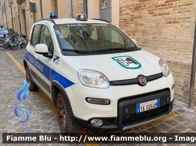 Fiat Nuova Panda 4x4 II serie
Polizia Municipale
Comune di Senigallia (AN) 
Allestimento Celiani
Codice Automezzo: 2 
POLIZIA LOCALE 026 AM
Parole chiave: Fiat Nuova_Panda_4x4_IIserie POLIZIALOCALE026AM