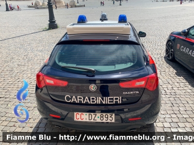 Alfa Romeo Nuova Giulietta restyle
Carabinieri
Nucleo Operativo Radiomobile
Allestimento NCT Nuova Carrozzeria Torinese
Decorazione Grafica Artlantis
CC DZ 893
Parole chiave: Alfa-Romeo / Nuova_Giulietta_restyle / CCDZ893