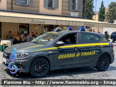 Fiat Nuova Tipo
Guardia di Finanza
Allestimento NCT Nuova Carrozzeria Torinese
Decorazione Grafica Artlantis
GdiF 943 BP
Parole chiave: Fiat Nuova_Tipo GdiF943BP