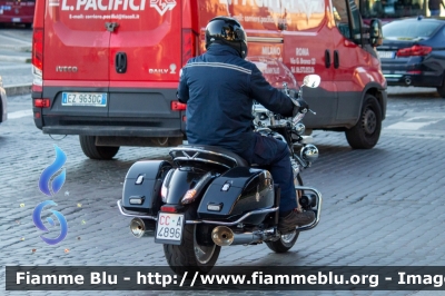 Moto Guzzi California Touring 1400
Carabinieri
Reggimento Corazzieri
CC A4896
Parole chiave: Moto-Guzzi California_Touring_1400 CCA4896