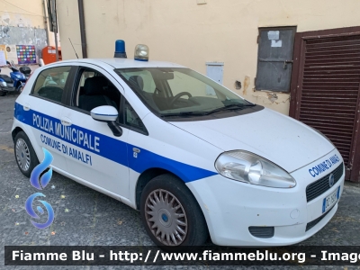 Fiat Grande Punto
Polizia Municipale
Comune di Amalfi (SA)
Parole chiave: Fiat / / / Grande_Punto