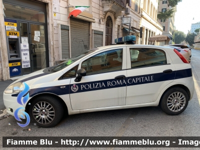 Fiat Grande Punto
Polizia Roma Capitale
Allestimento Bertazzoni
POLIZIA LOCALE YA 664 AJ
Parole chiave: Fiat / / / Grande_Punto / / / POLIZIALOCALEYA664AJ