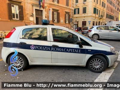 Fiat Grande Punto
Polizia Roma Capitale
Allestimento Bertazzoni
POLIZIA LOCALE YA 664 AJ
Parole chiave: Fiat / / / Grande_Punto / / / POLIZIALOCALEYA664AJ