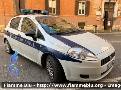 Fiat Grande Punto
Polizia Roma Capitale
Allestimento Bertazzoni
POLIZIA LOCALE YA 664 AJ
Parole chiave: Fiat / / / Grande_Punto / / / POLIZIALOCALEYA664AJ