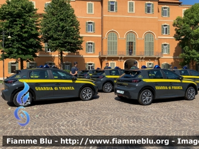 Peugeot e-208
Guardia di Finanza
Allestimento Focaccia
GdiF 091 BQ
GdiF 101 BQ

Parole chiave: Peugeot e-208 GdiF091BQ / GdiF101BQ /