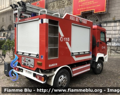 ZK R1
Vigili del Fuoco
Comando Provinciale di Napoli
Polisoccorso allestimento Piemme Matacena
VF 23246
Parole chiave: ZK R1 VF23246