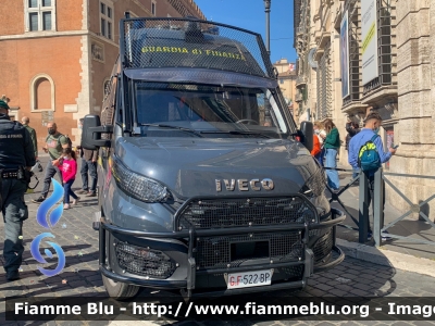 Iveco Daily VI serie restyle
Guardia di Finanza
Automezzo Blindato per Ordine Pubblico
Allestimento Sperotto
Decorazione Grafica Artlantis
GdiF 522 BP
Parole chiave: Iveco Daily_VIserie_restyle GdiF522BP